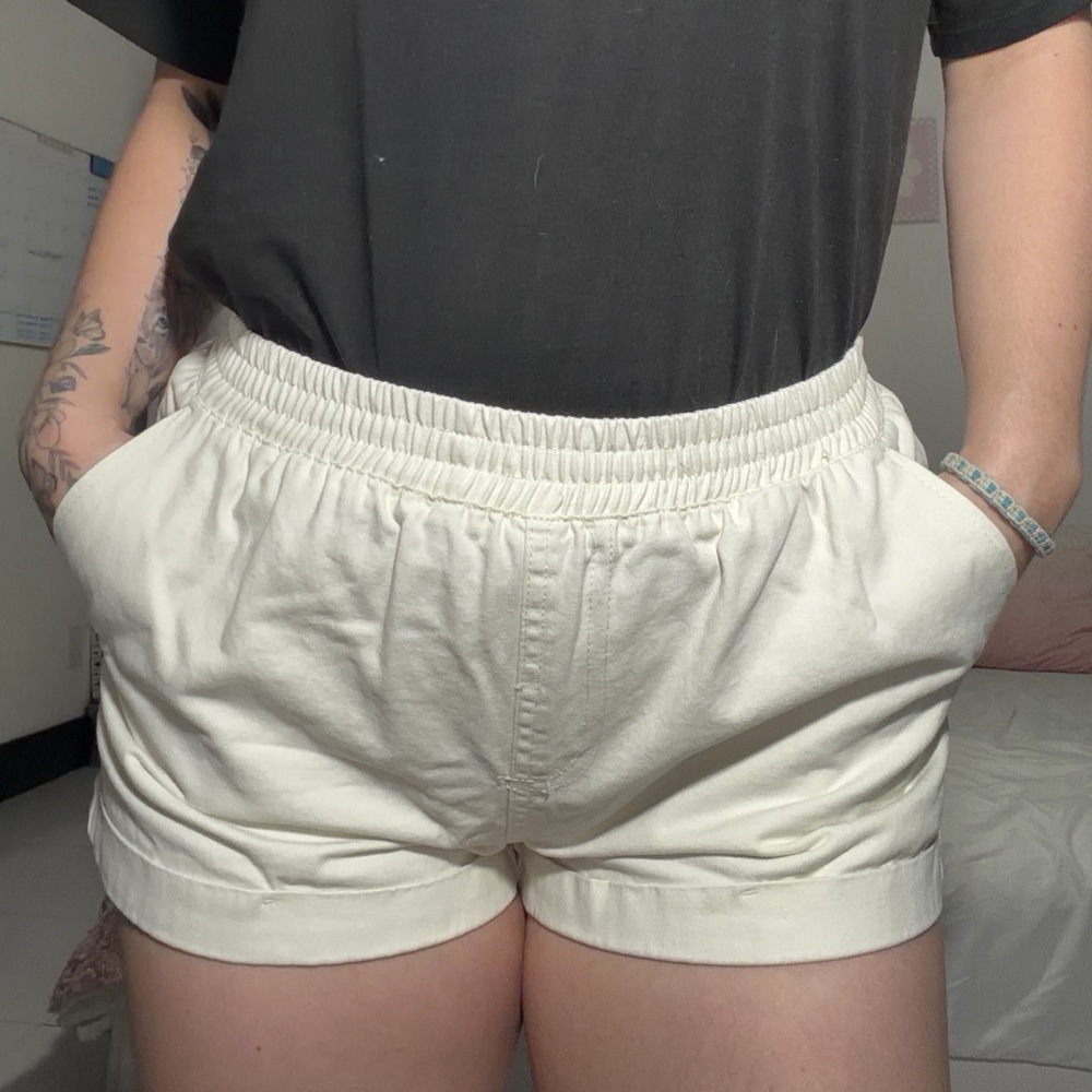Forever 21 Cream Elastic Waist Shorts